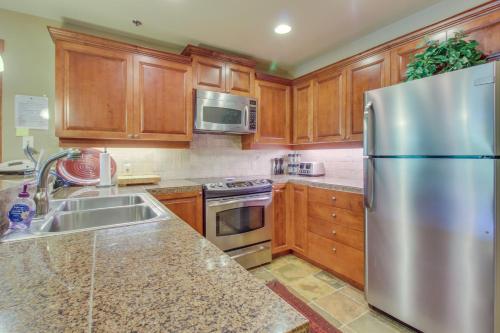 Powderhorn Lodge 210: Blazing Star Suite - image 5
