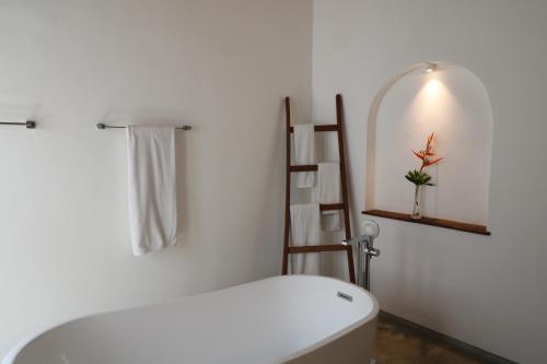 화장실, Jetwing Villa 700 in 인두루와