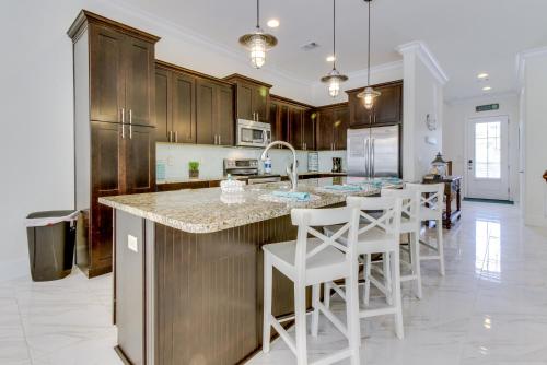 Miramar Beach Villa - image 6