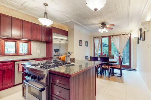 Historic Elegance on Capitol Hill - image 2