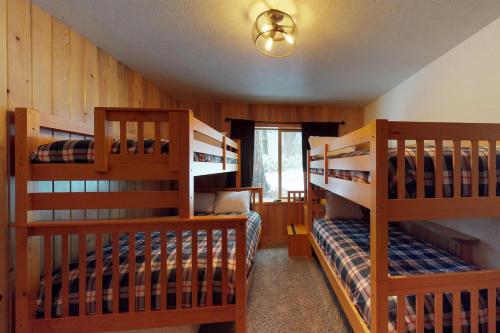 Hilltop Hideout - image 9