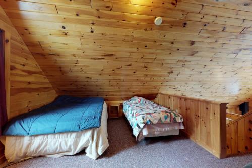 Four Seasons Cabin - image 3