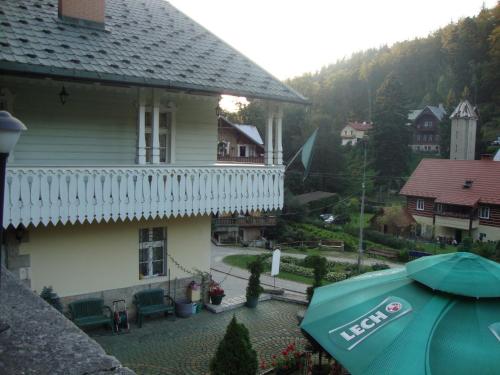 Bejárat, "Willa Millennium" in Miedzygorze