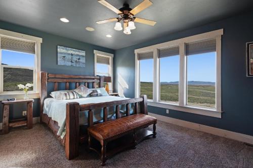 9 Bed 5 Bath Vacation home in Fish Haven - image 6