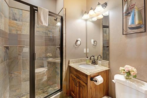 9 Bed 5 Bath Vacation home in Fish Haven - image 7
