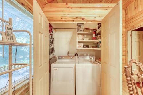 Family Oriented Cottage - image 2