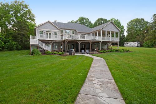 Silver Sands in Glenora, USA