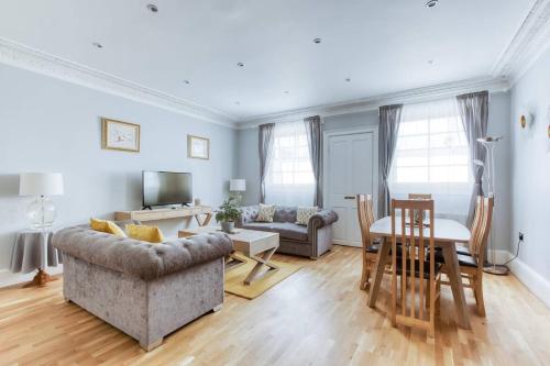 Edinburgh City Centre - 4 Bed Flat (haymarket), , Edinburgh and the Lothians