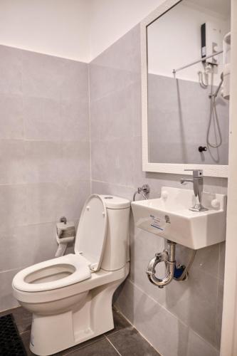 Hidden Hill Hotel – City of Lapu-Lapu, IL