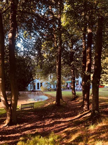 Old Rose and Crown Hotel in Rednal