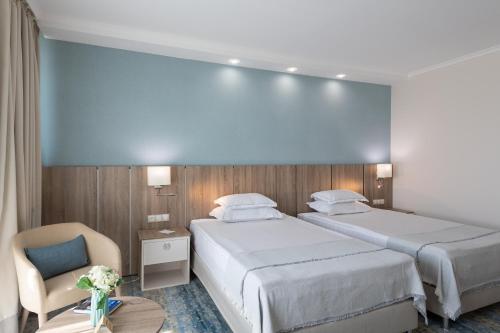 Superior Double Room with Sea View room in Hotel Neptun Beach