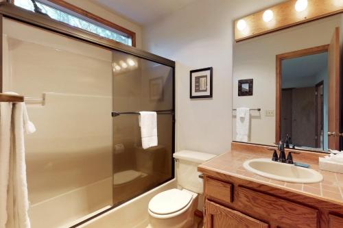 White Elm Lane 25 | Discover Sunriver - image 2