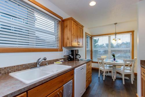 Barefoot Beach House - image 6