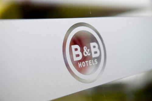 B&B HOTEL Massy Gare TGV