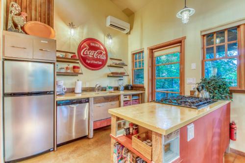 Creekside Guest Cottage - main image