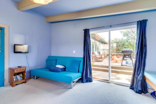 Beach Modern Retreat - image 3