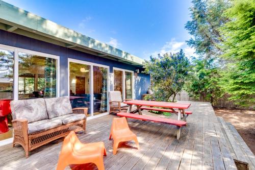 Beach Modern Retreat - image 4