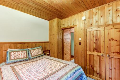 Foothill Cabin - image 8