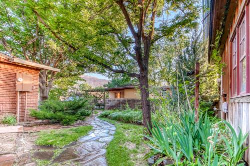 Creekside Guest Cottage - image 5