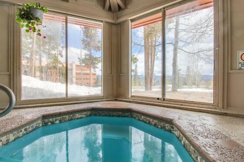 Buffalo Village Condo & Treetop Hideaway