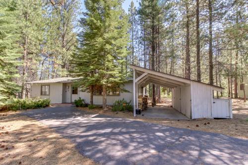 Cozy Jay Cabin - image 4