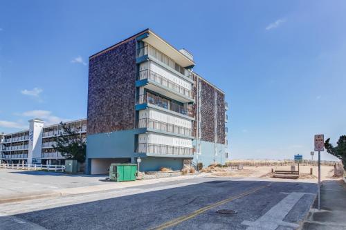Sand Trap at 74th Street - image 5