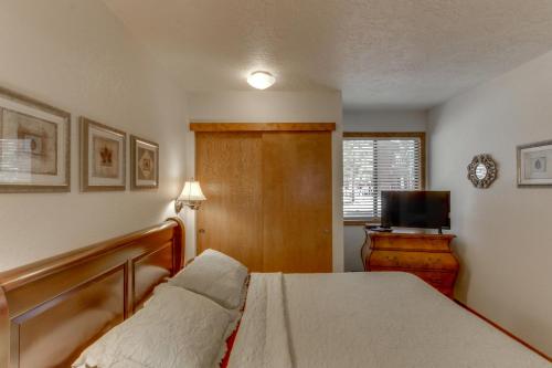 13 Tamarack - image 6