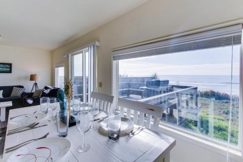 Surfside Cottage - image 6