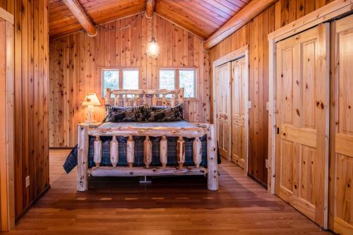 Blacktail Cabin - image 9