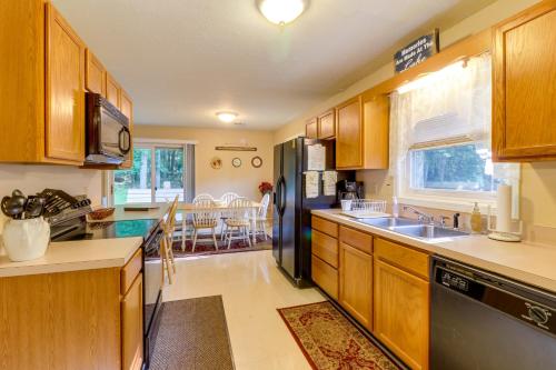 Z Lake Retreat - image 7