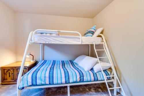Creekside Paradise - image 4