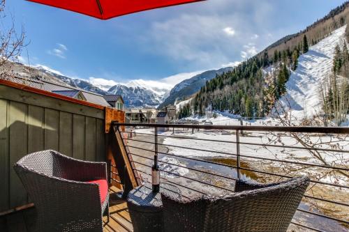 Double Diamond Ski-in/Ski-out Chalet in Telluride, USA