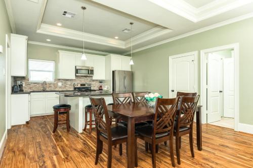 Beachside Retreat - image 2