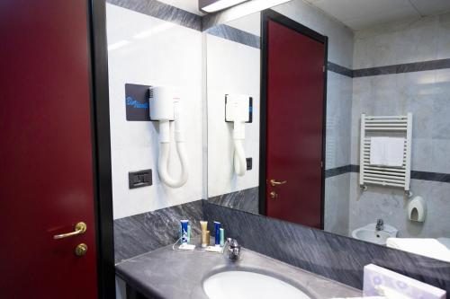 iH Hotels Milano Blu Visconti - image 6