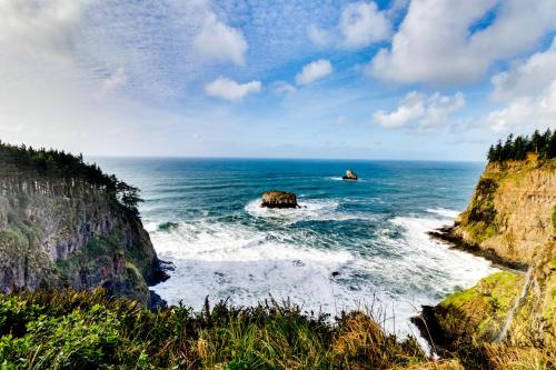 Cliffside Serenity - image 8