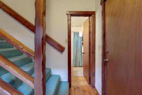 Lazy Bear Barn - image 8