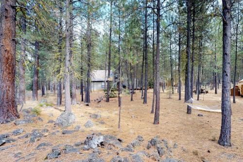 Black Butte Ranch: South Meadow Home Eighty-Four - main image