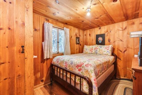 Born Rhees Cabin - image 5