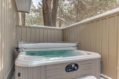 18 Aquila Lodge - image 2