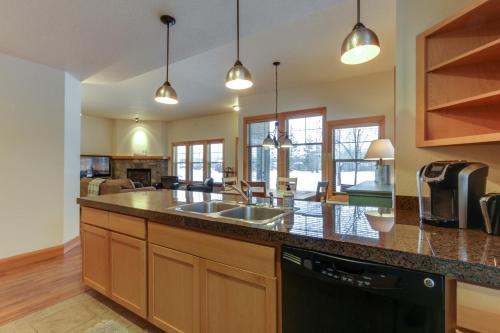 Lakeside Haven - image 3
