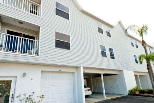 Sandy Pointe - main image