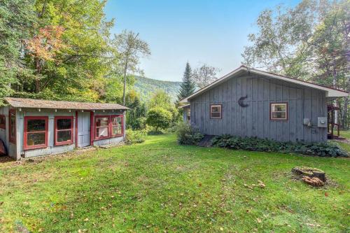 Amherst Lake Cozy Cottage - image 2