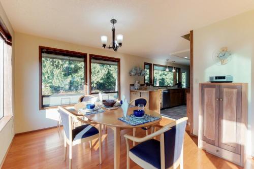 Meadows and Mountain Retreat in Port Angeles