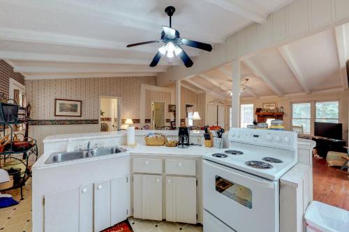 Dogwood Creekside - image 8