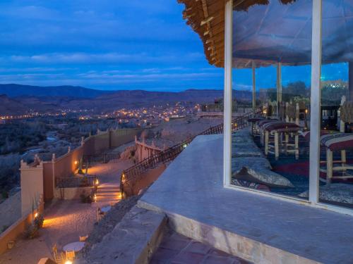 Kasbah Tizzarouine in Boumalne Dades