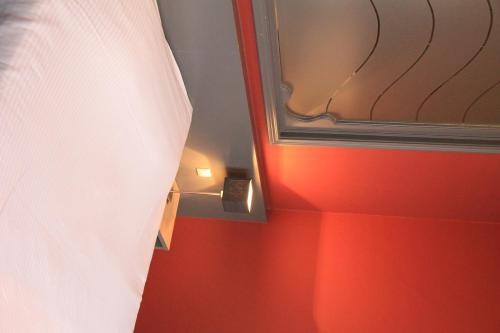 Small Double Room image 1