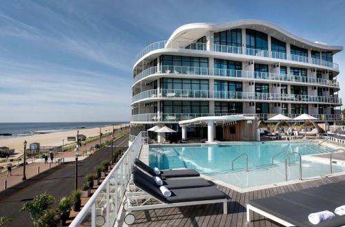 Wave Resort in Long Branch, USA