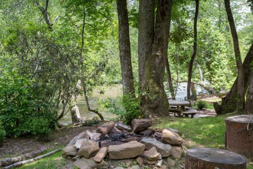 Toccoa Hideaway - image 2