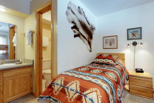 Snowdance Condominiums B102 - image 3