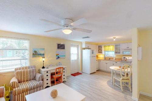 Turtle Cove East - image 7